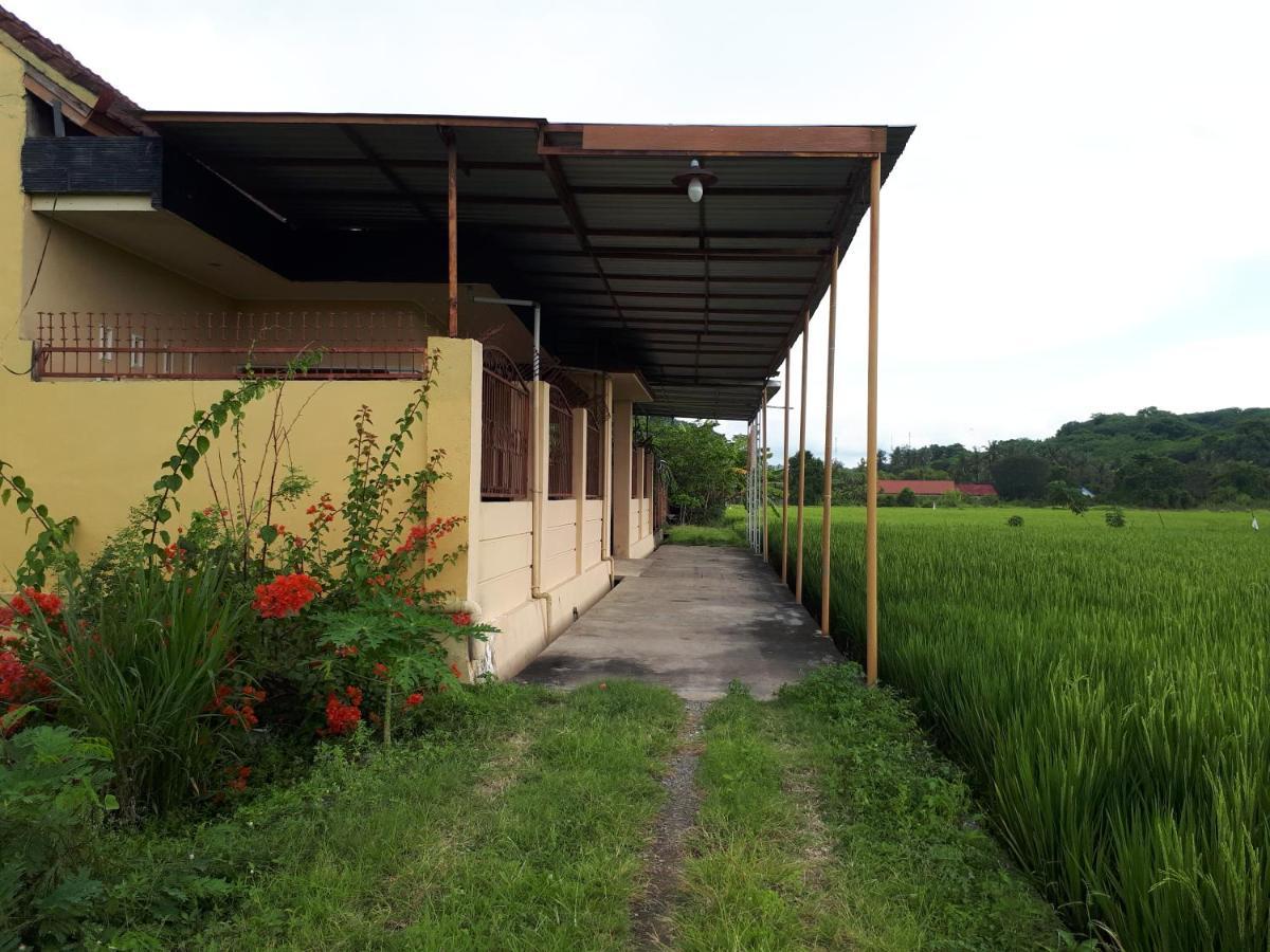 Bougenville Homestay Lembar  Exterior foto