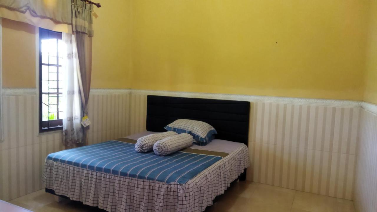 Bougenville Homestay Lembar  Exterior foto