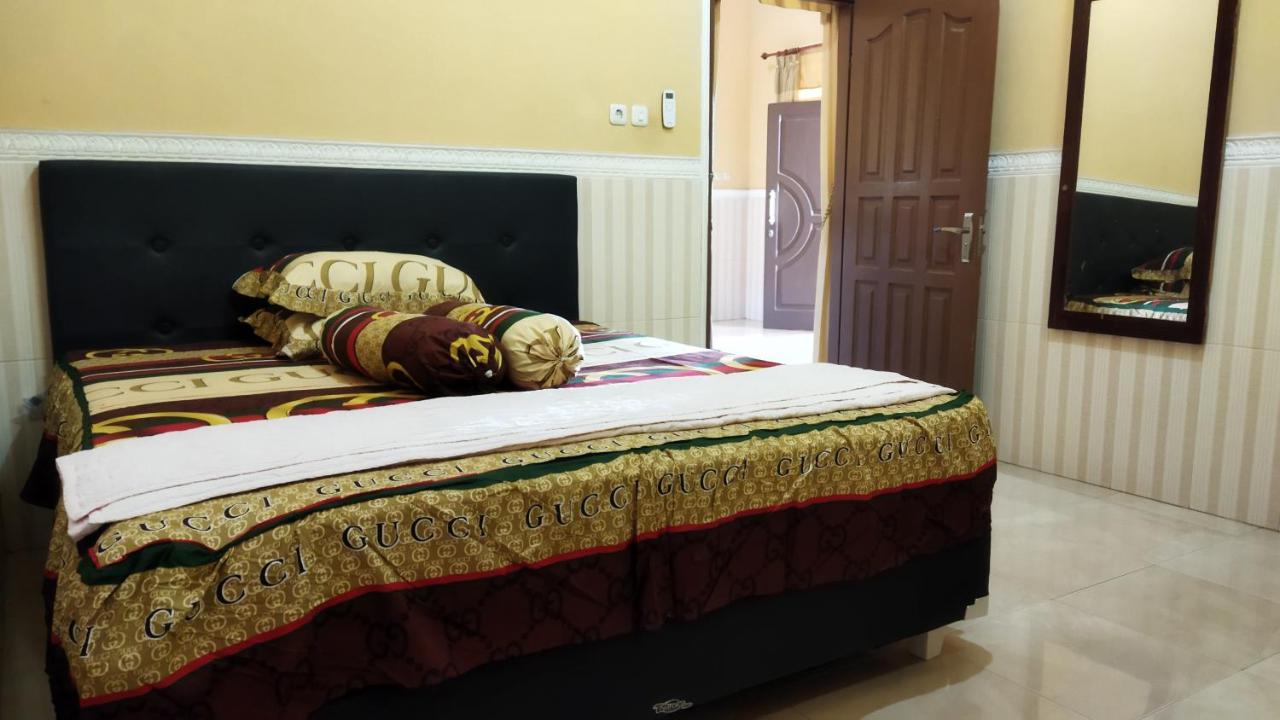 Bougenville Homestay Lembar  Exterior foto