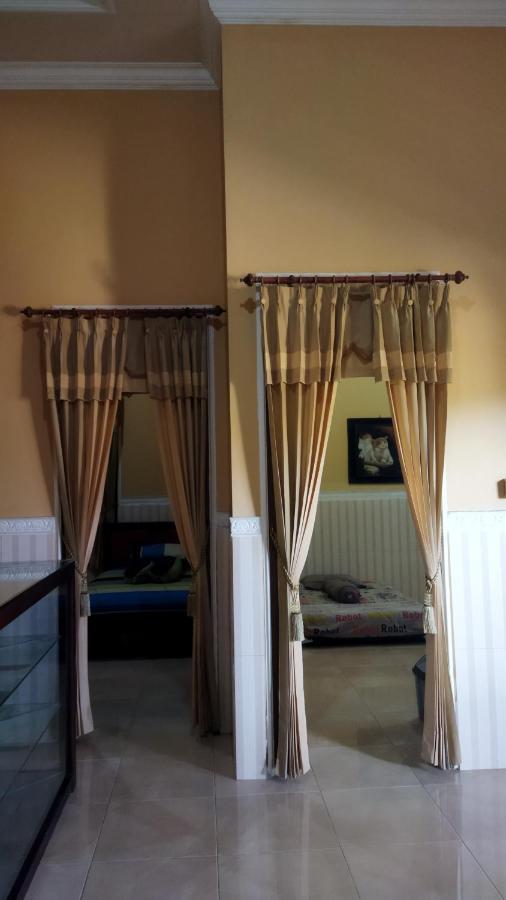 Bougenville Homestay Lembar  Exterior foto