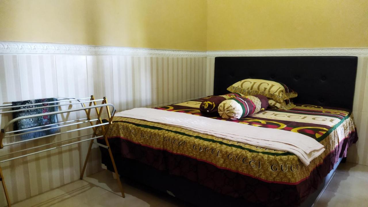 Bougenville Homestay Lembar  Exterior foto