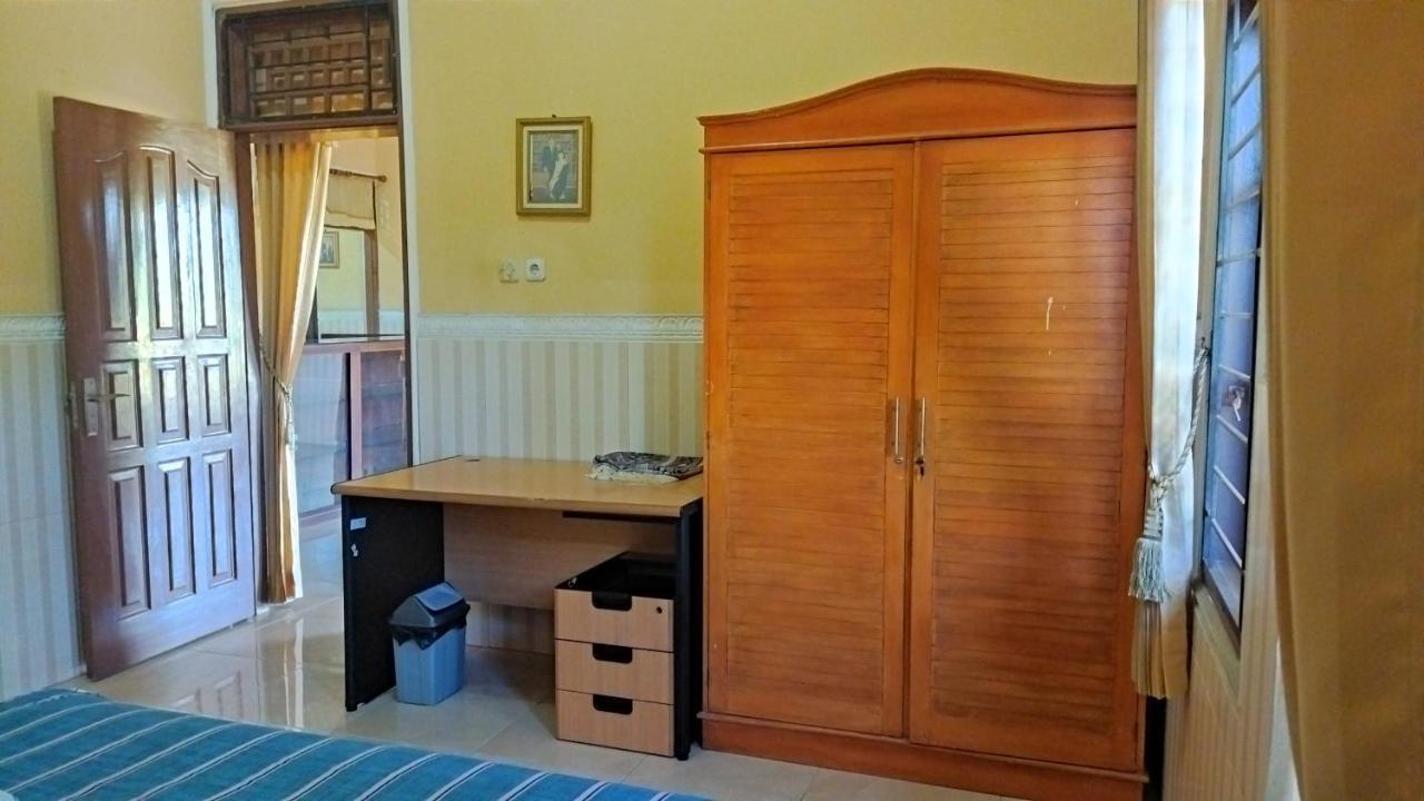 Bougenville Homestay Lembar  Exterior foto