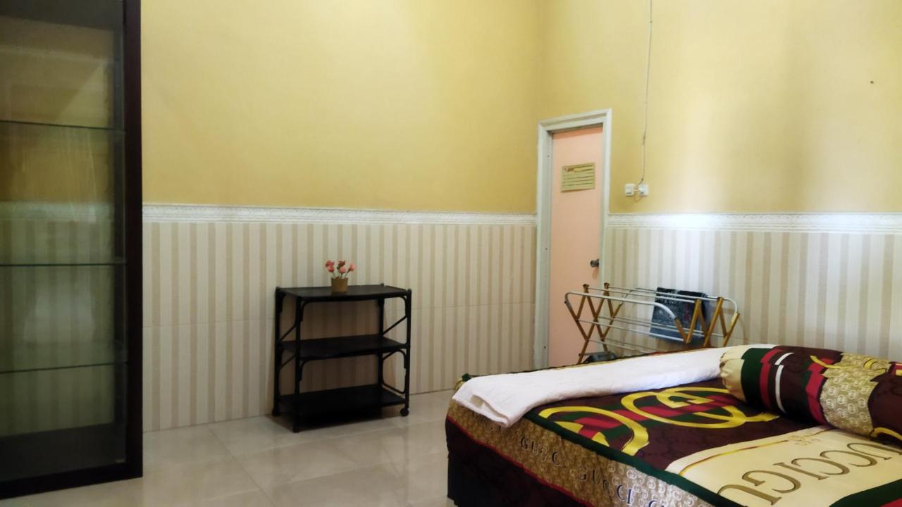 Bougenville Homestay Lembar  Exterior foto