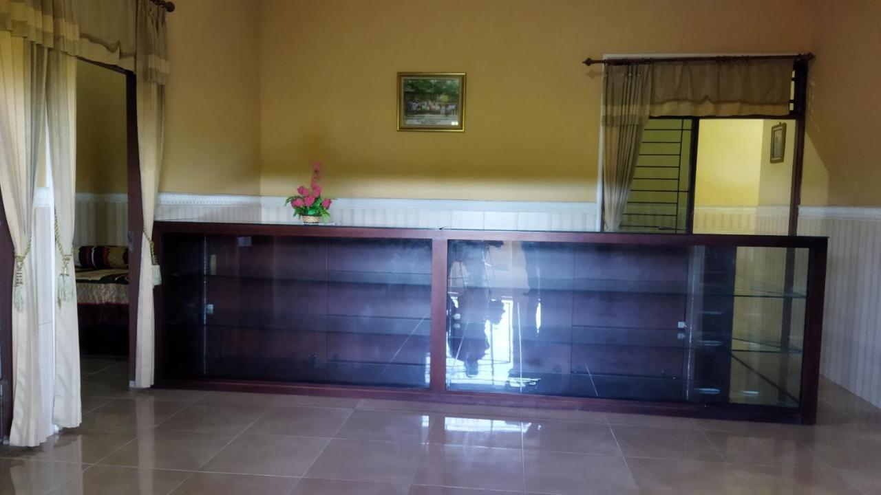 Bougenville Homestay Lembar  Exterior foto