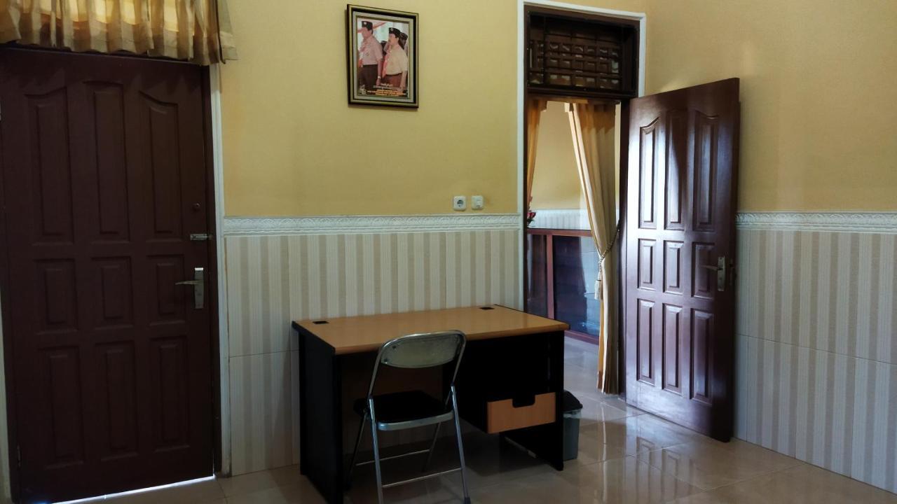 Bougenville Homestay Lembar  Exterior foto