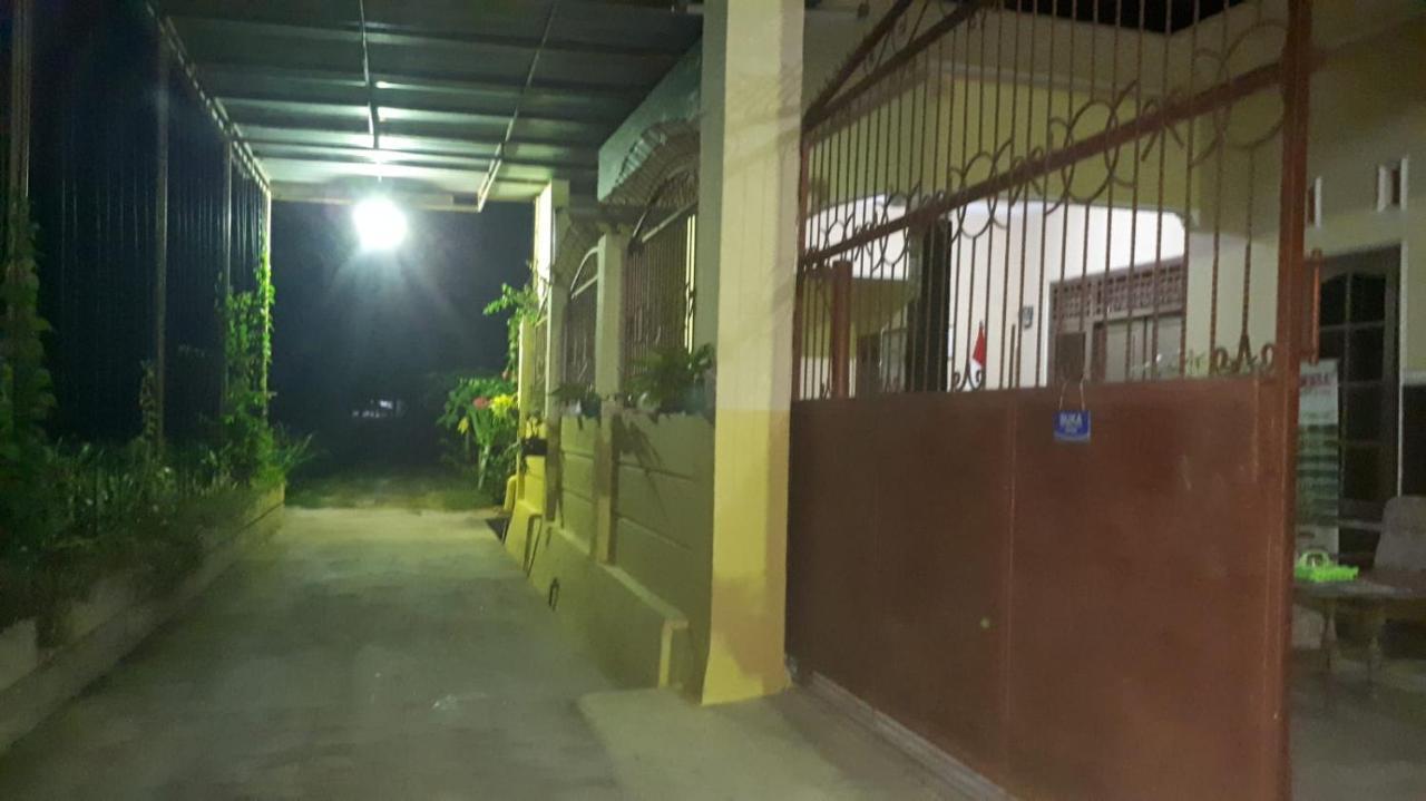 Bougenville Homestay Lembar  Exterior foto