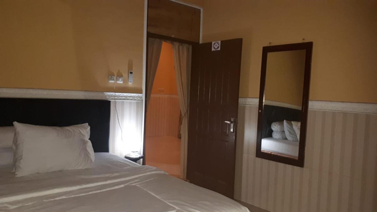 Bougenville Homestay Lembar  Exterior foto
