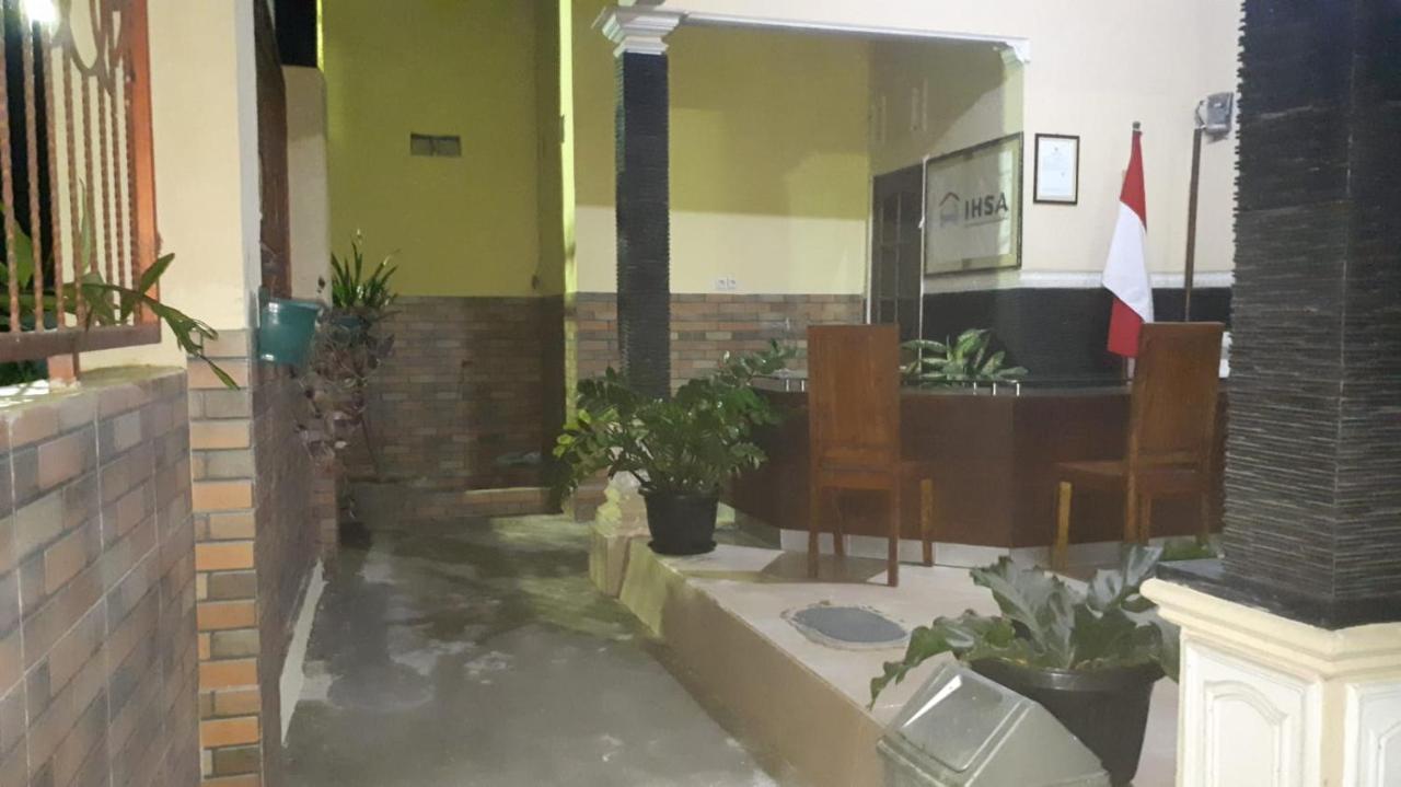 Bougenville Homestay Lembar  Exterior foto