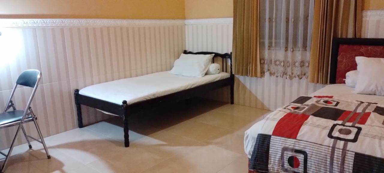 Bougenville Homestay Lembar  Exterior foto