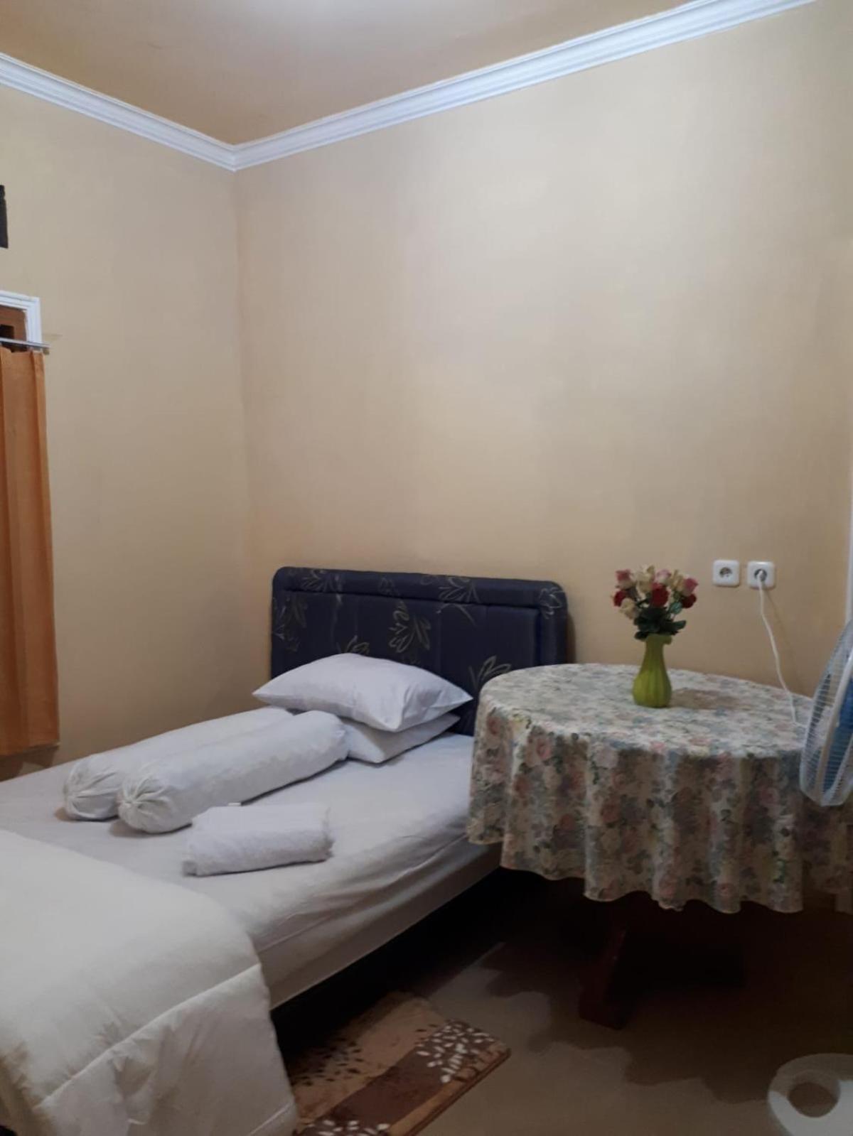 Bougenville Homestay Lembar  Exterior foto