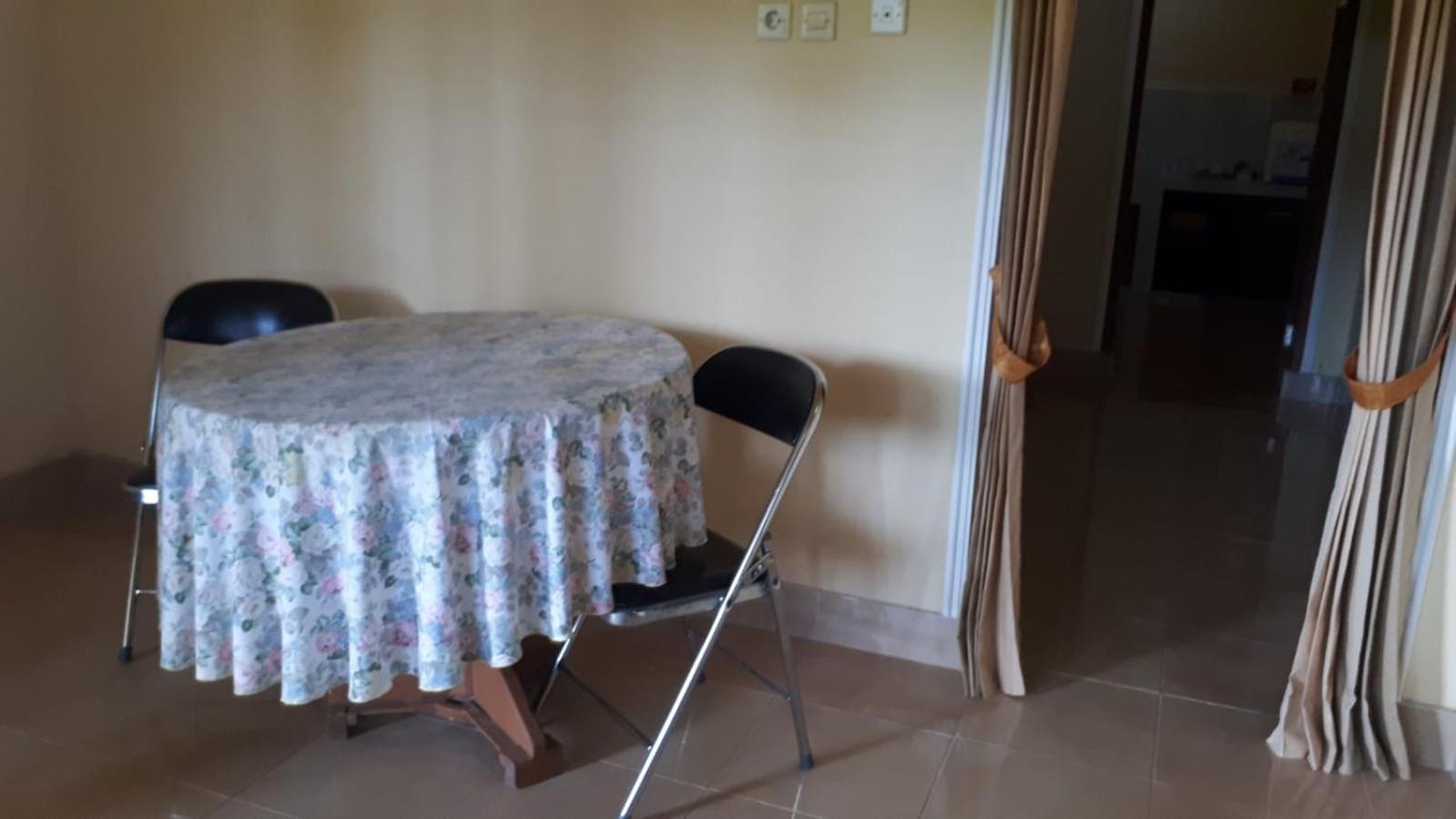 Bougenville Homestay Lembar  Habitación foto