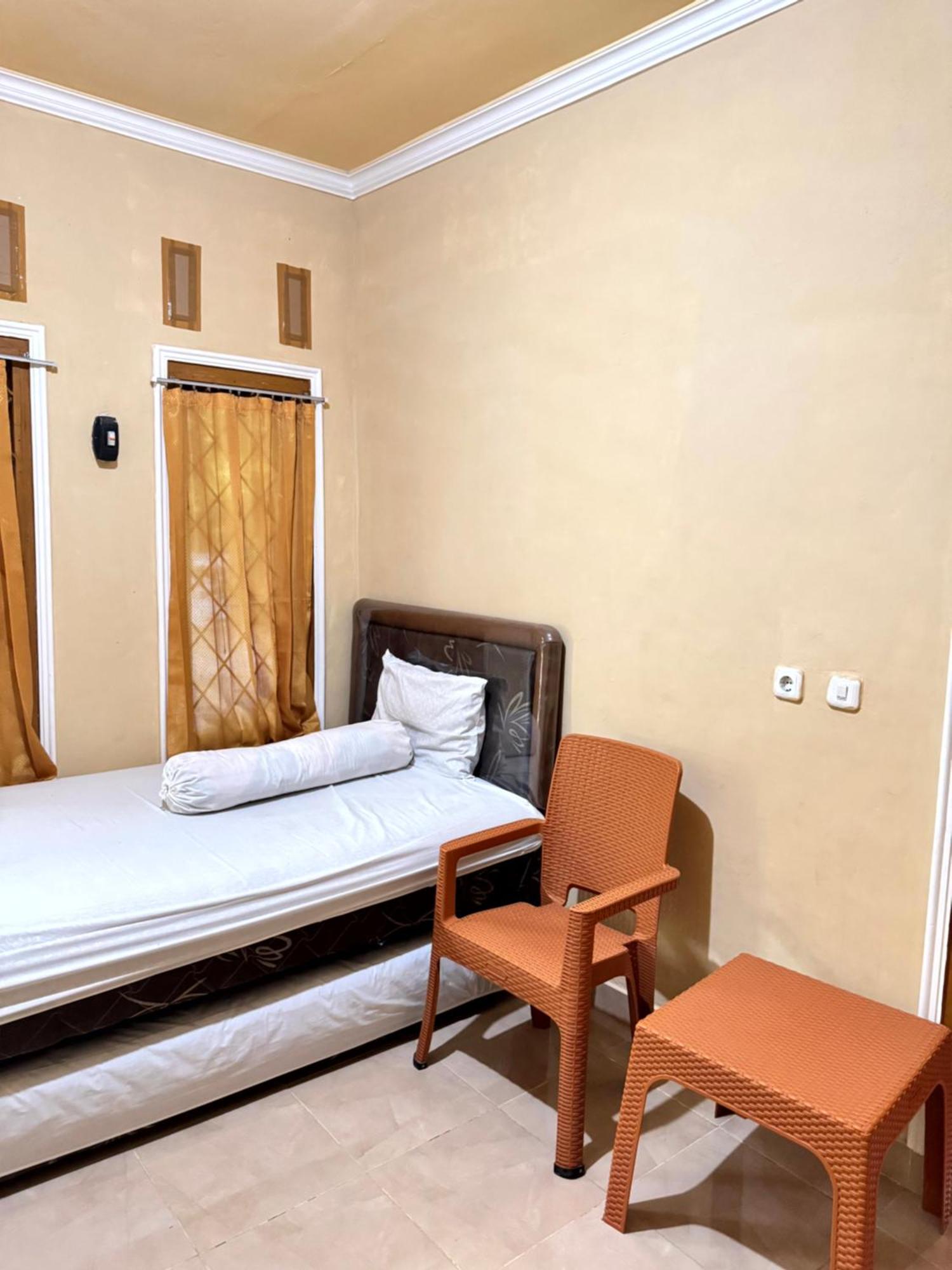 Bougenville Homestay Lembar  Exterior foto