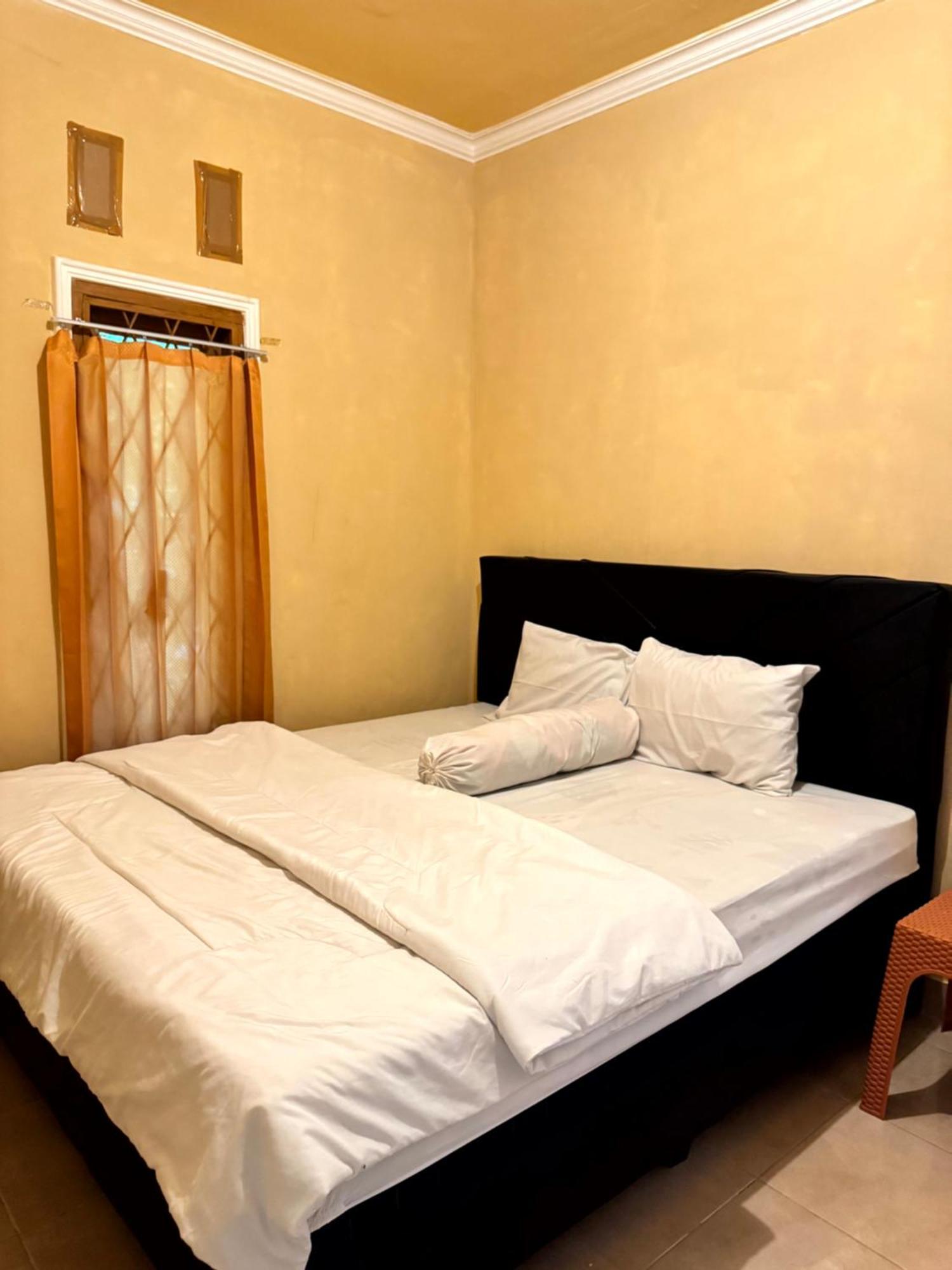 Bougenville Homestay Lembar  Exterior foto