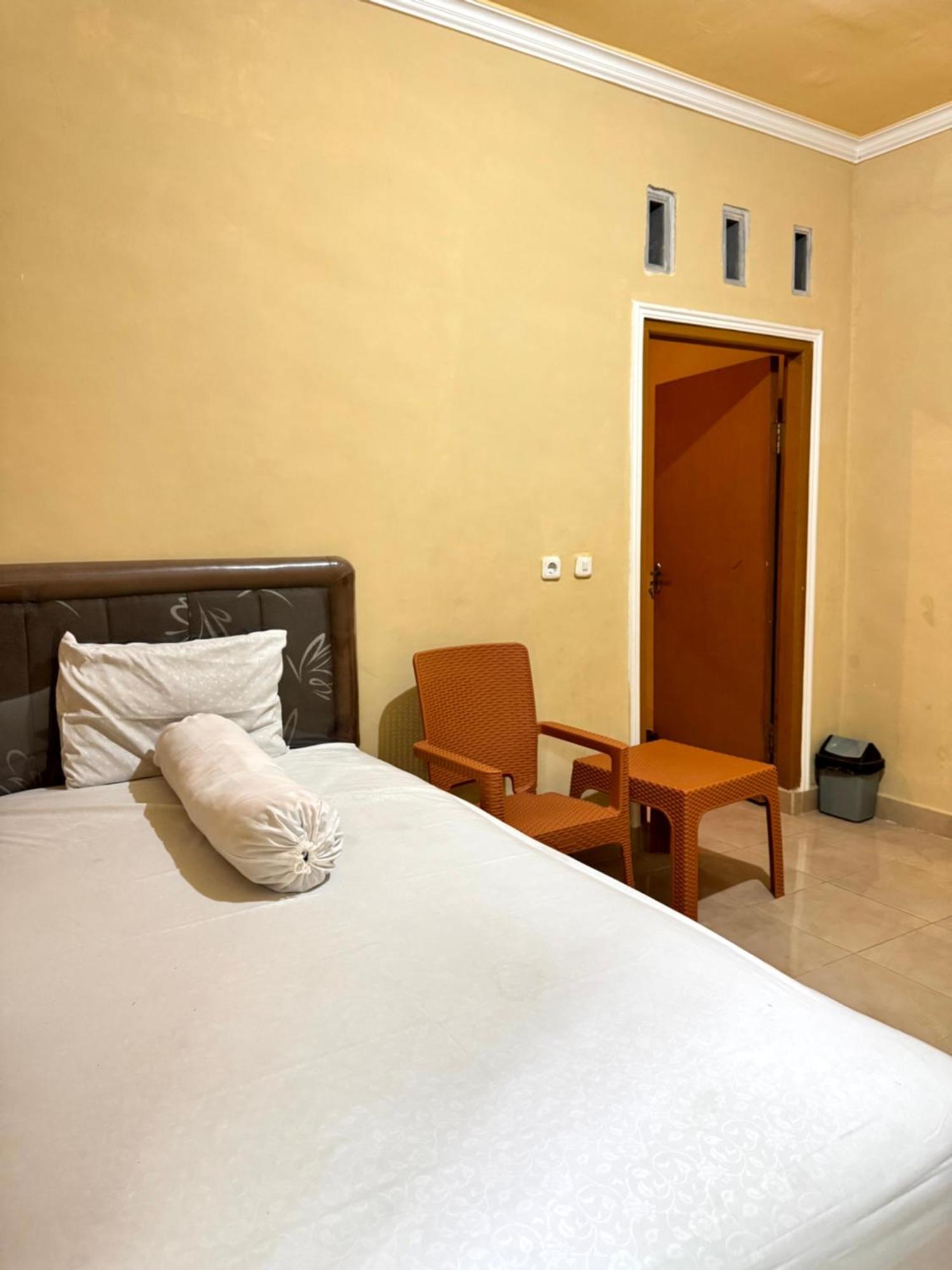 Bougenville Homestay Lembar  Exterior foto