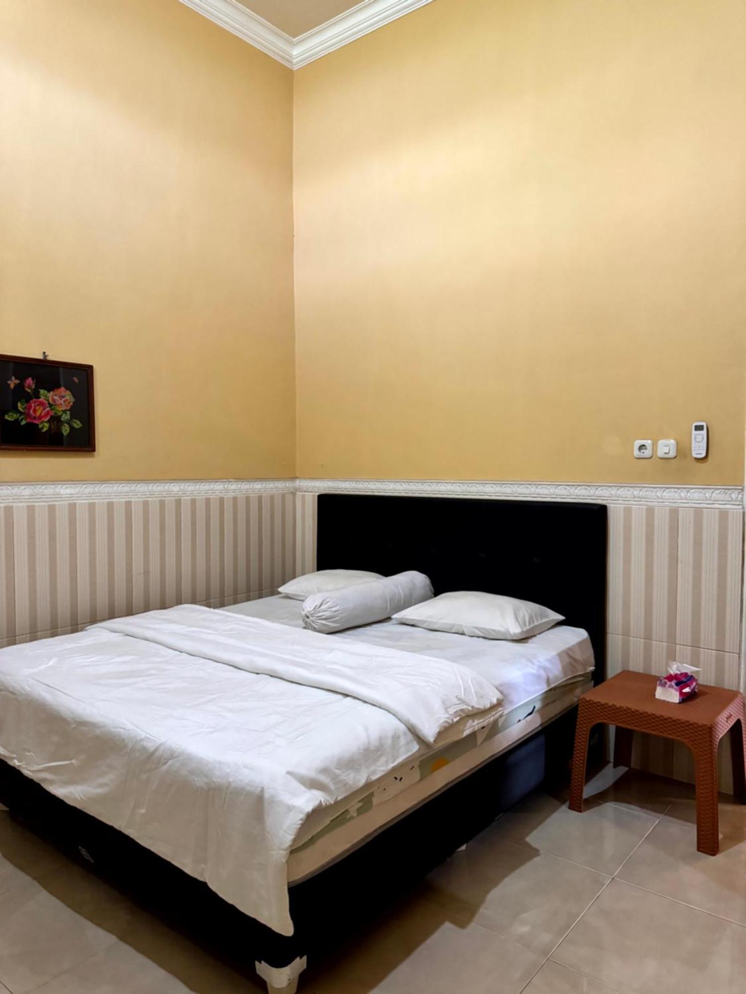 Bougenville Homestay Lembar  Exterior foto