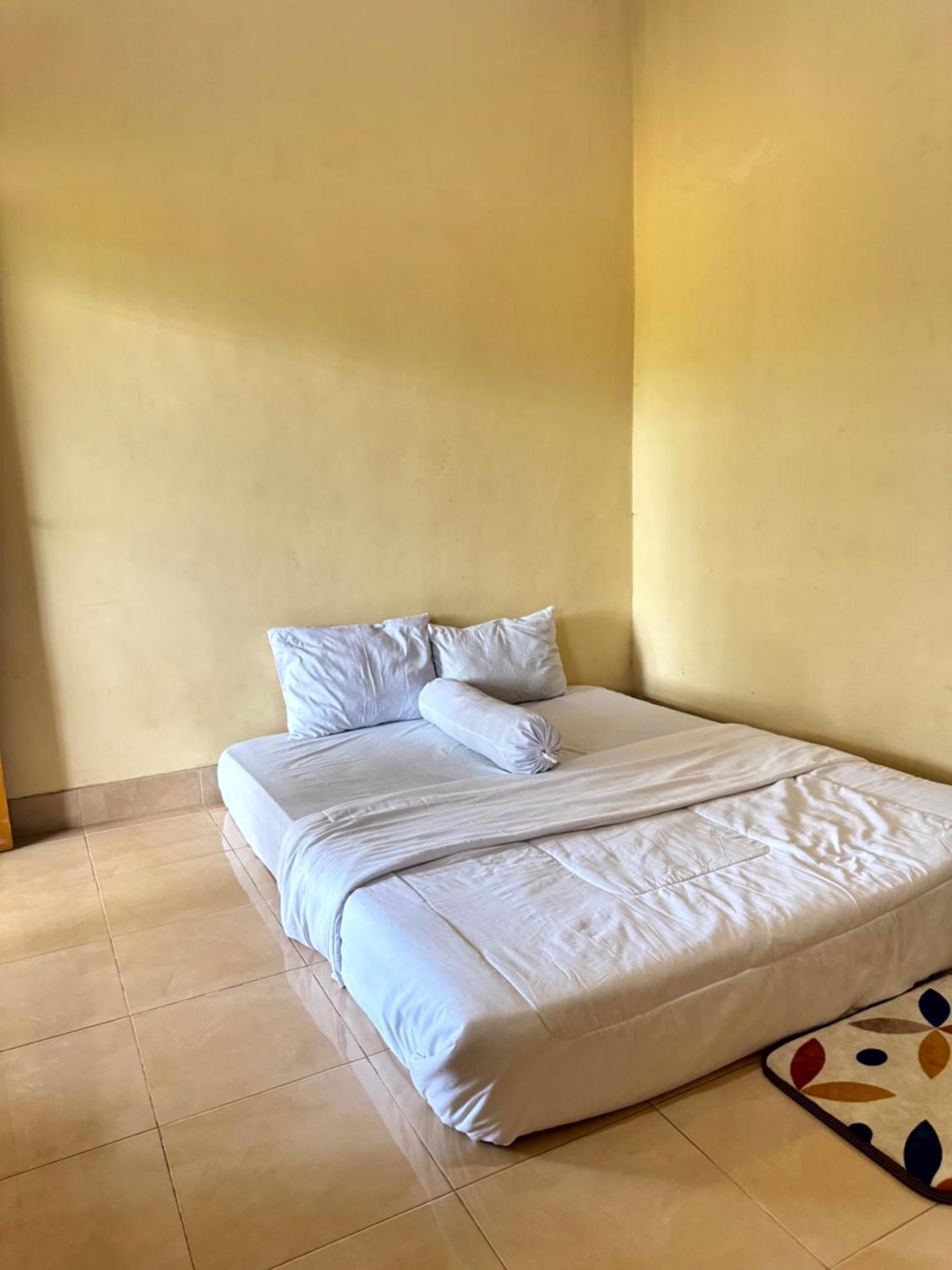Bougenville Homestay Lembar  Exterior foto